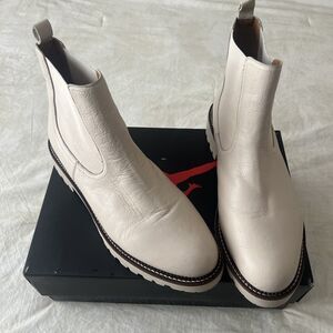 Caslon CNMILLER-LEA Women’s Ankle Boot Size 12M Color Ivory Birch Water Resist